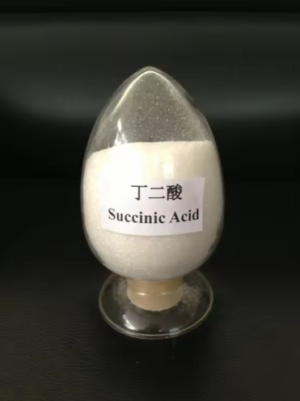 Glass assay bottle with a white powder labeled Succinic Acid (丁二酸) on a black background.