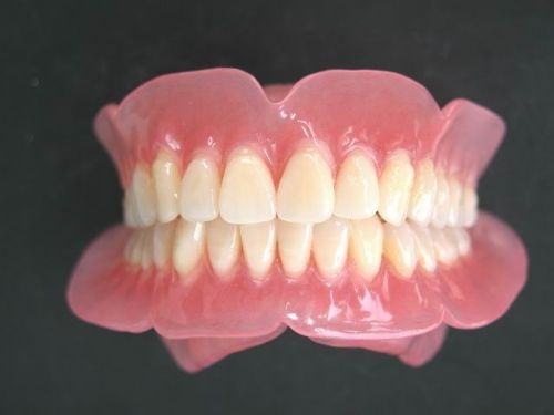 Silicone rubber dentures